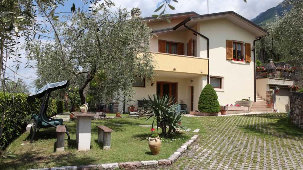 Апартаменти Casa Edda Бренцоне-суль-Гарда Екстер'єр фото